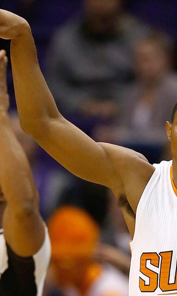 Knight's first career triple-double propels Suns past Kobe-less Lakers